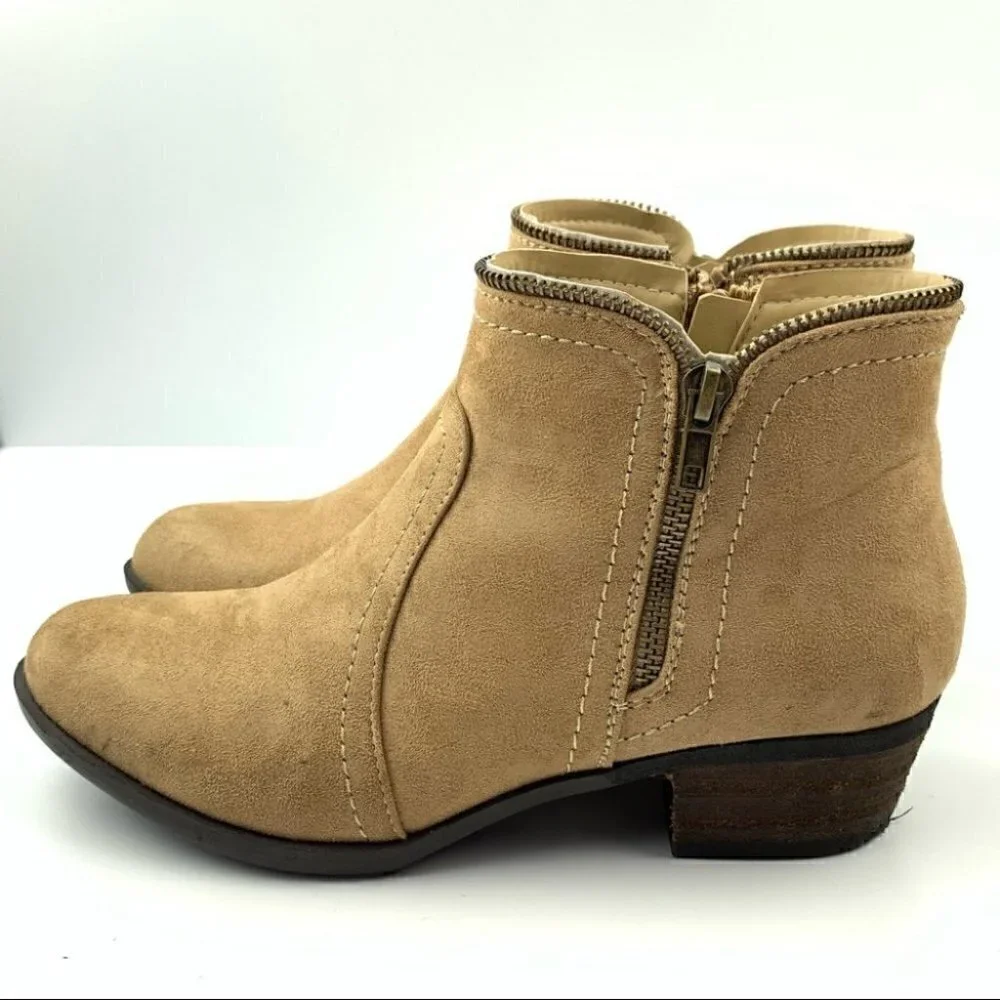Just fab Tuvee ankle booties 7 37.5 tan western